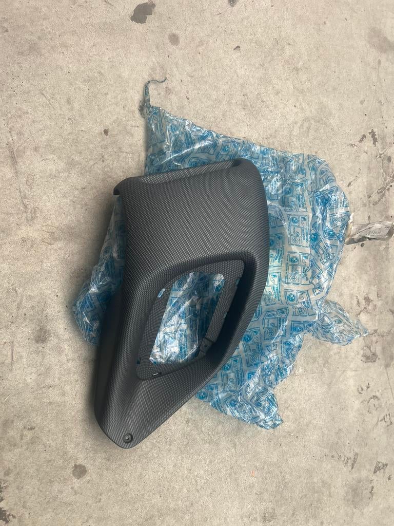 NOS Gilera runner CARBON radiateur rooster kap sp pro, Motoren, Ophalen of Verzenden