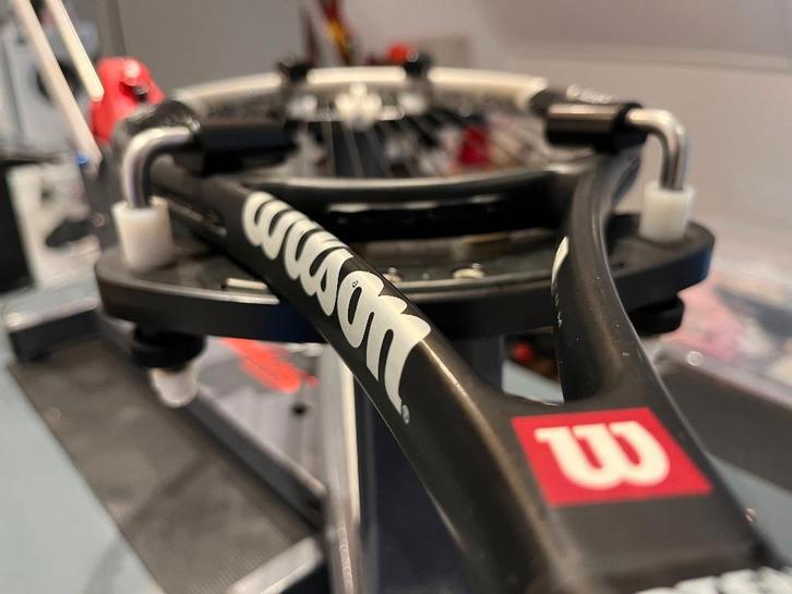 Tennisracket professioneel laten bespannen vanaf €15, Sport en Fitness, Tennis, Nieuw, Racket, Overige merken, L3, Ophalen