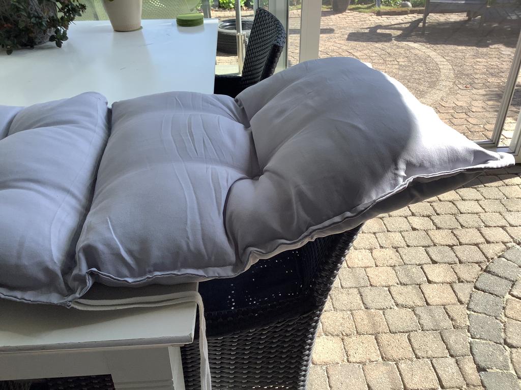 4 KUSSENS VOOR TUINSTOELEN MET HOGE RUG ., Ophalen of Verzenden, Zo goed als nieuw