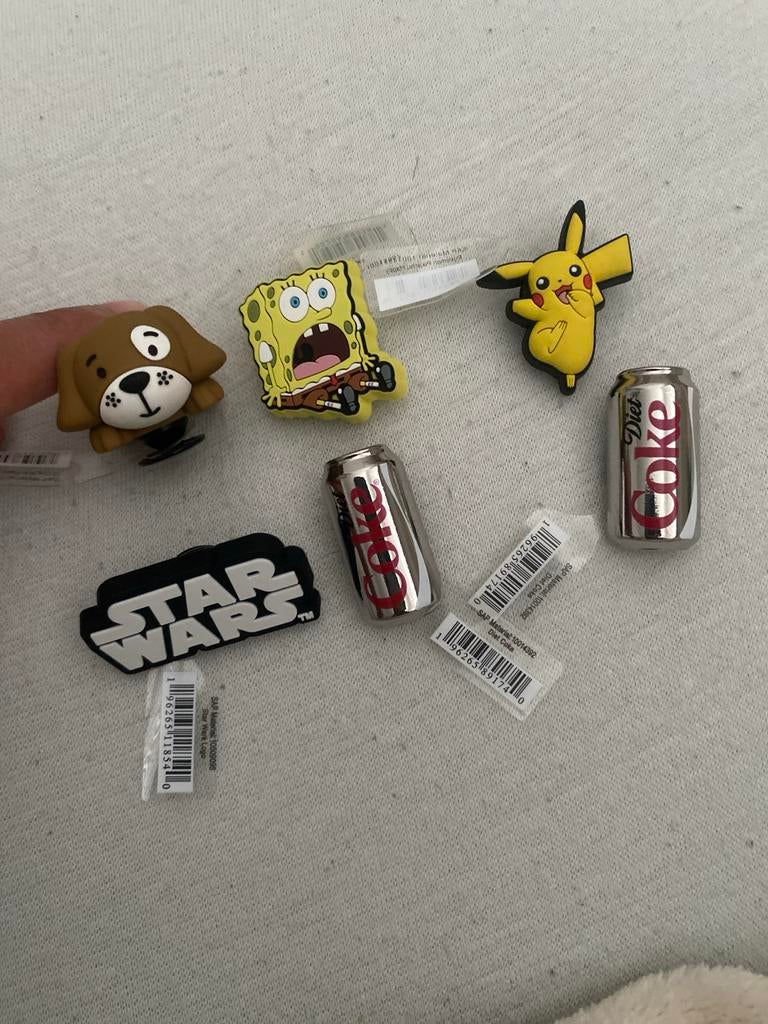 Gloednieuwe Crocs Jibbitz met kaartjes - Diverse designs, Kleding | Dames, Overige Dameskleding, Nieuw, Ophalen of Verzenden