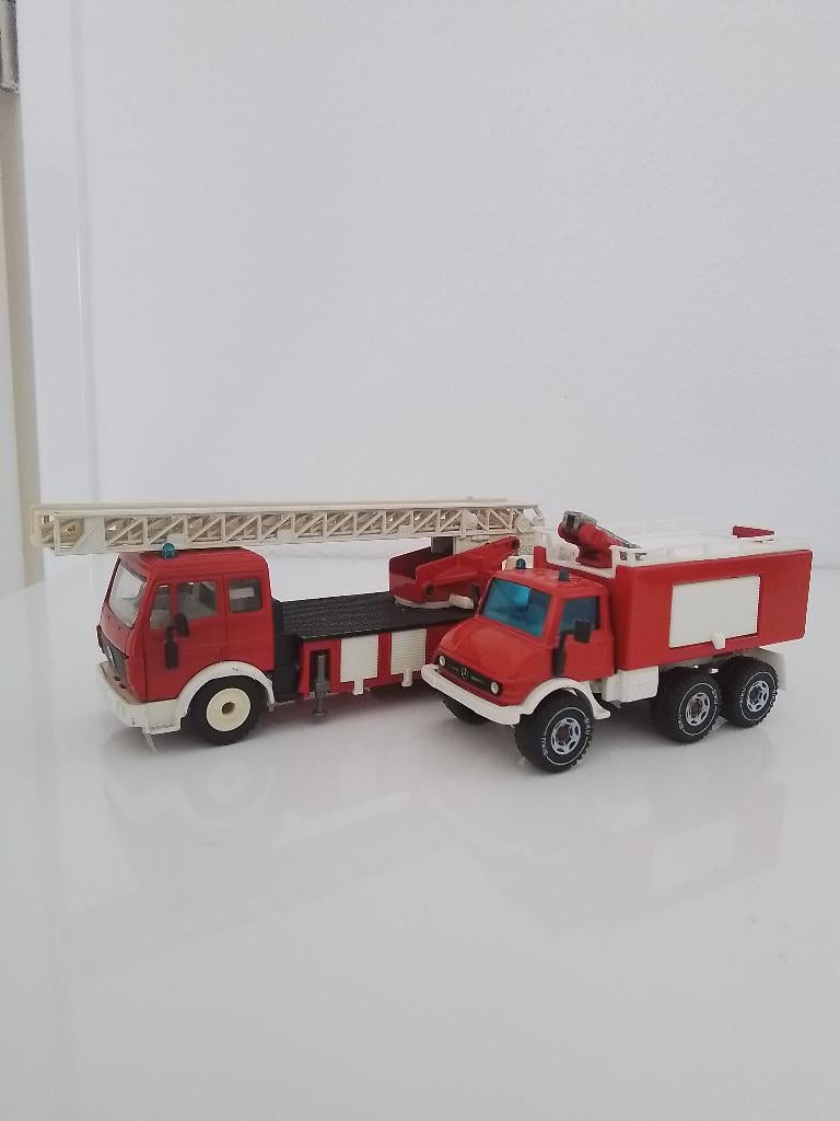 2x Mercedes SIKU brandweer, Ophalen of Verzenden, Zo goed als nieuw, Bus of Vrachtwagen, SIKU