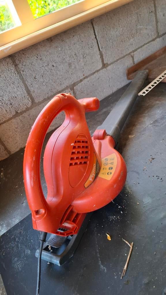 Flymo Twister 2000 elektrische bladblazer/zuiger, Gebruikt, Met zuigfunctie, Handgedragen, Ophalen of Verzenden