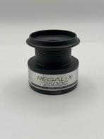 Daiwa Regal X 2500C spoel spool vismolen reserve, Watersport en Boten, Ophalen of Verzenden, Zo goed als nieuw, Molen