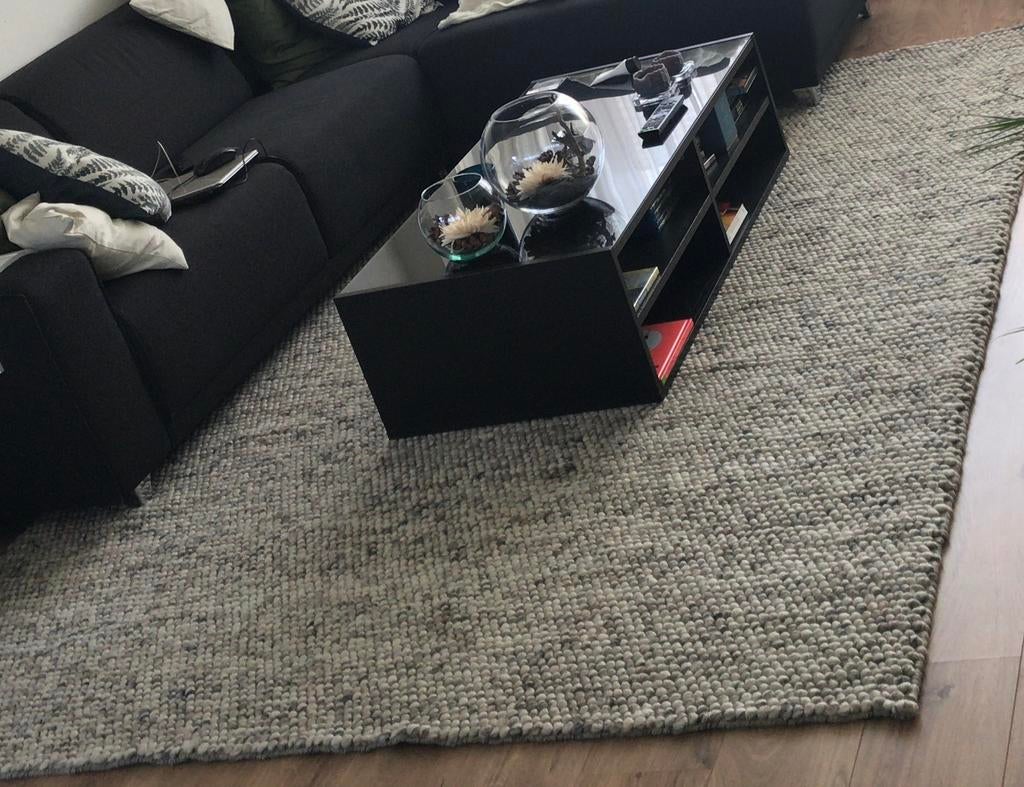 Vloerkleed 200x280 – handgemaakt – lichtgrijs – dik kleed, Ophalen, Gebruikt, 200 cm of meer, 200 cm of meer