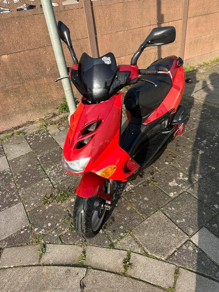 Aprillia SR 70cc Watergekoeld Project, Fietsen en Brommers, Scooters | Aprilia, Gebruikt, SR 50, Maximaal 45 km/u, Tweetakt, Ophalen