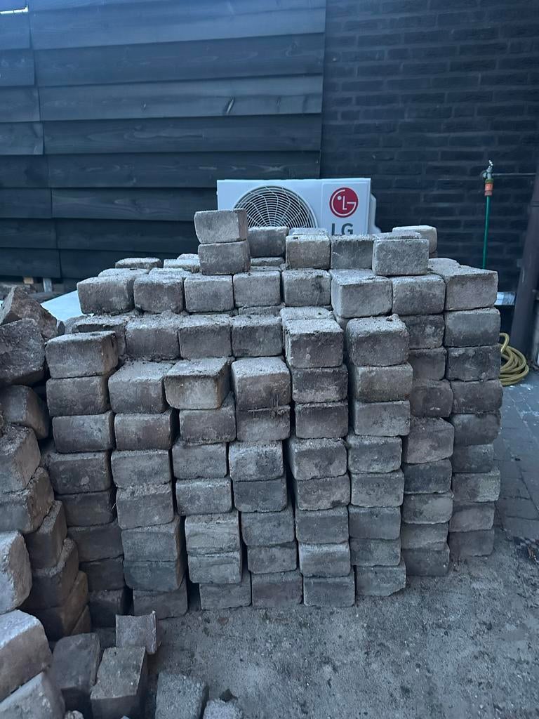 Gratis klinkers - Ideaal voor een tweede leven in uw tuin!, Ophalen, Gebruikt, Klinkers, 10 m² of meer