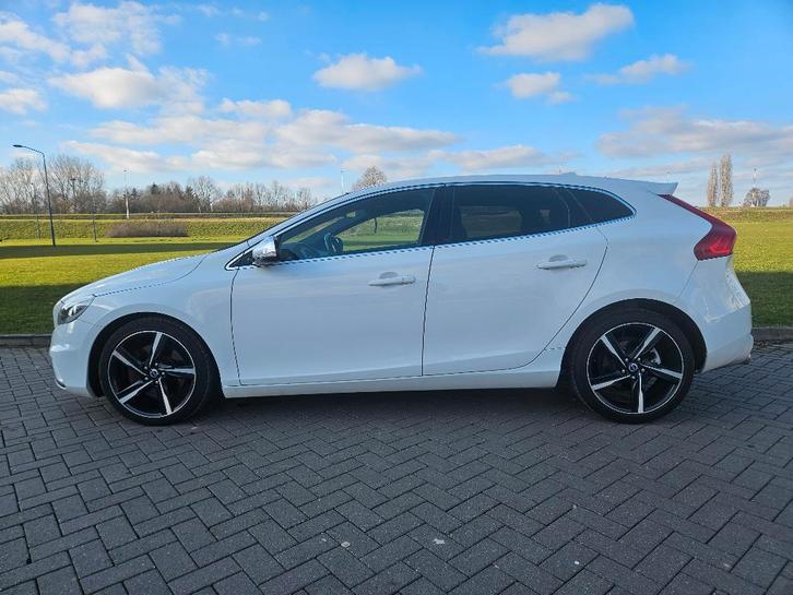 V40 T5, Auto's, Volvo, Particulier, V40, Benzine, Automaat, Wit, Zwart, Leder en Alcantara, Ophalen