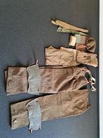 Militaire kleding uit 1953 - Compleet uniform, Ophalen