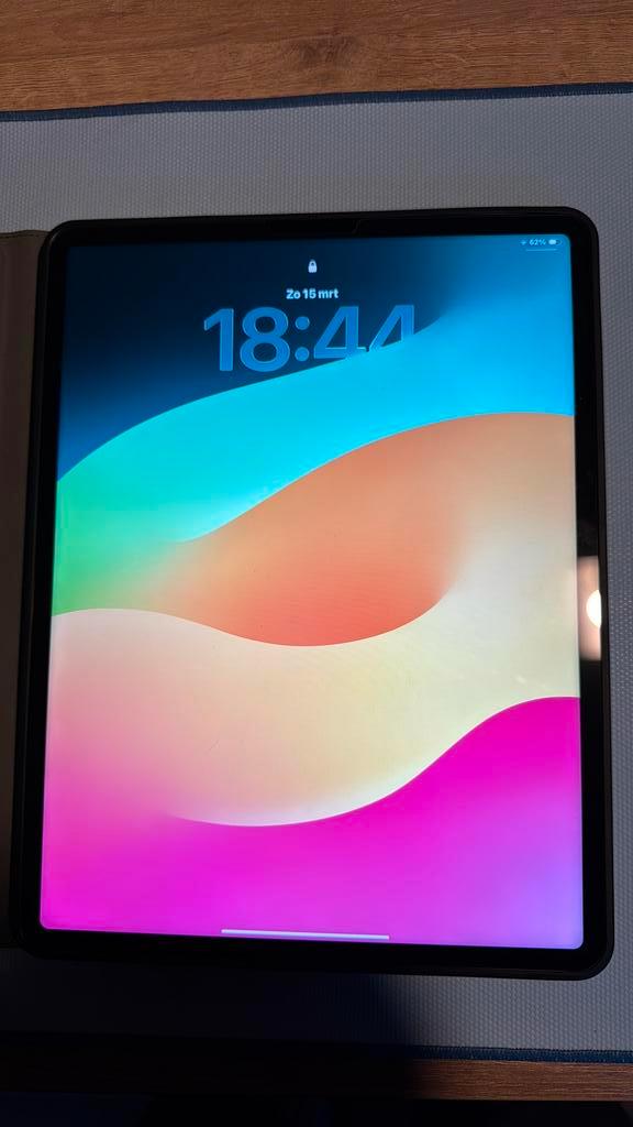 Ipad Pro 12,9 inch(5th Generation)WI Fi +Celluar, Computers en Software, Apple iPads, Zo goed als nieuw, Apple iPad Pro, Wi-Fi en Mobiel internet