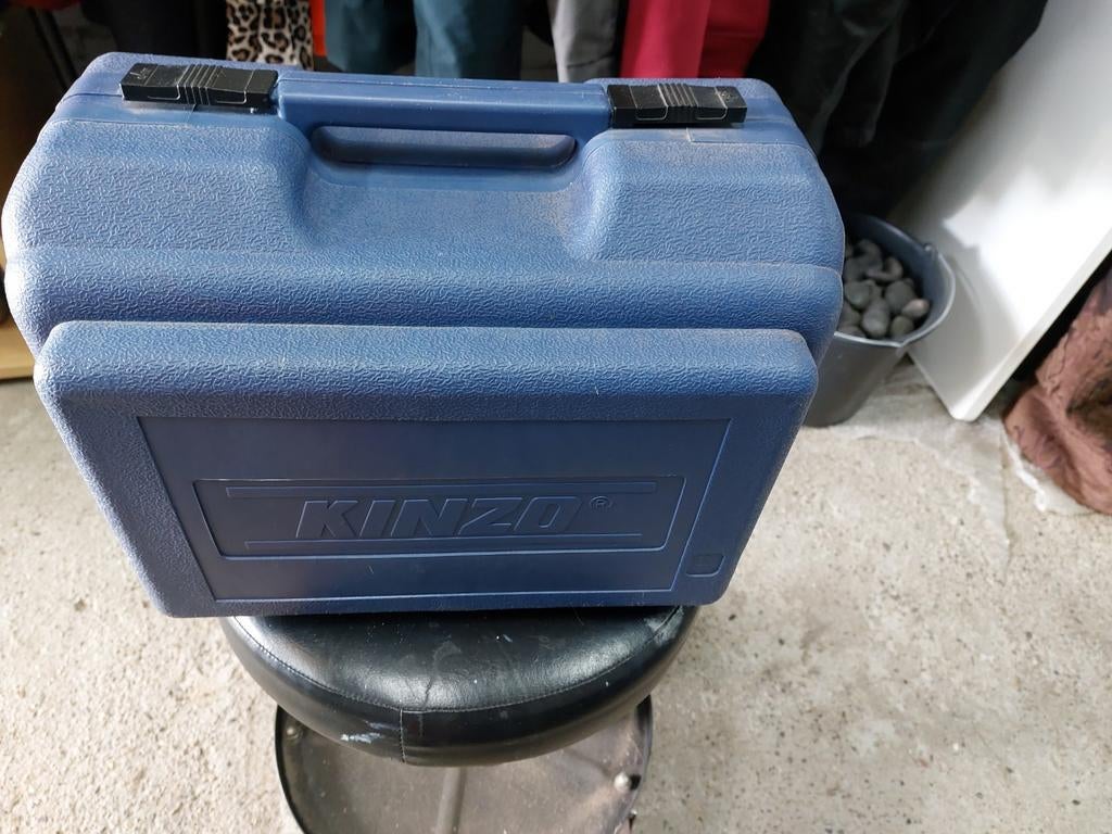 Kinzo handcirkelzaag met extra zaagblad - prima staat, Cirkelzaag, Kinzo, 600 tot 1200 watt, Ophalen of Verzenden