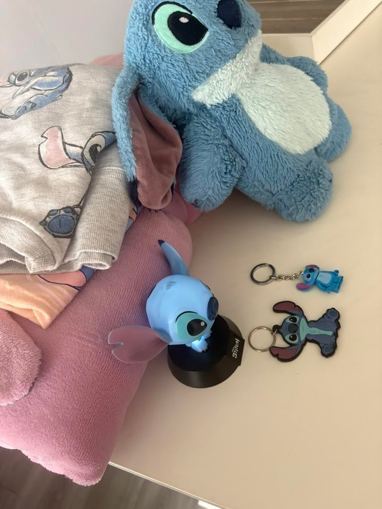 Stitch accesoires, Verzamelen, Ophalen, Overige figuren, Zo goed als nieuw, Beeldje of Figuurtje