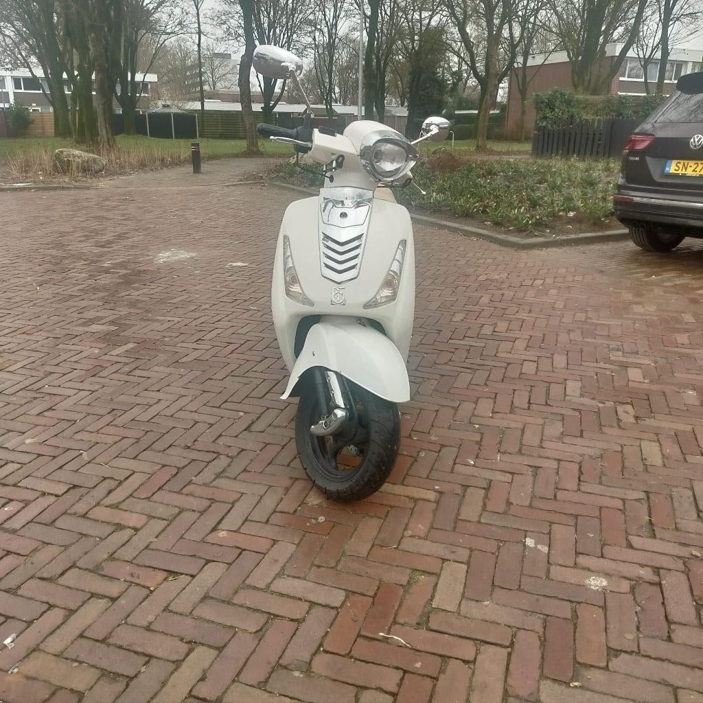 Benzhou classic 50  ( bellagio), Gebruikt, Benzine, Ophalen, Overige merken