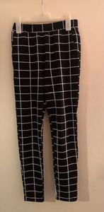 Zwart/witte broek van Shein. Maat XS, Kleding | Dames, Broeken en Pantalons, Zwart, Ophalen of Verzenden, Zo goed als nieuw, Maat 34 (XS) of kleiner