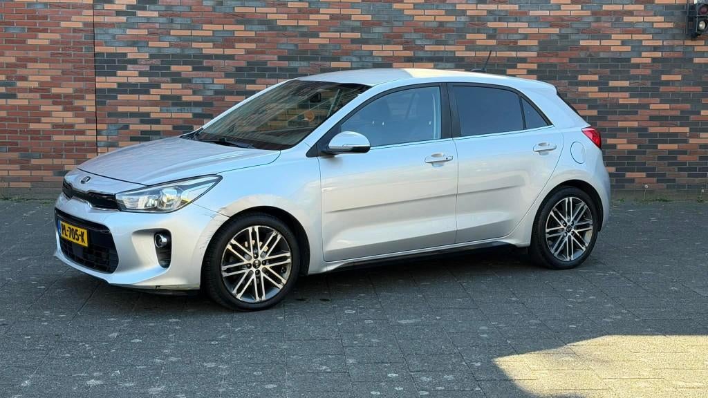 Kia Rio 1.0 T-gdi /LANE ASSIST/NAVI/KEYLESS/PARKS/CARPLAY, Voorwielaandrijving, 450 kg, 1055 kg, 49 €/maand