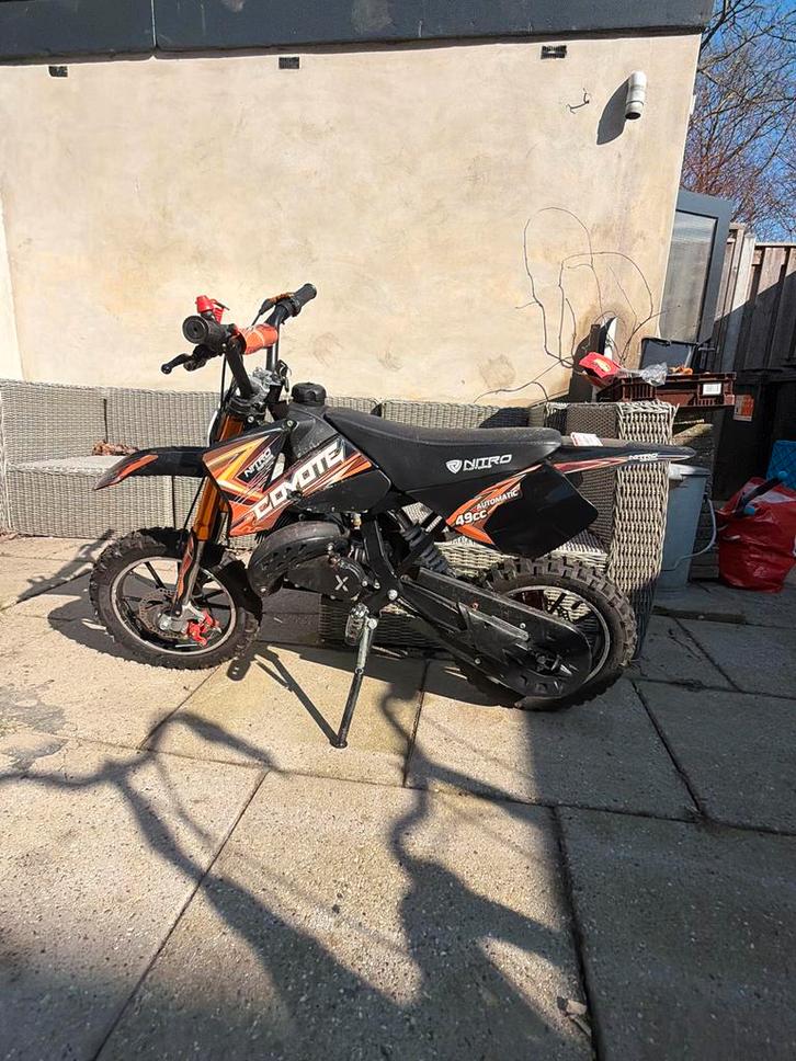 Mini crosbike Nitro Coyote 49cc Pitbike - niet veel gebruikt, Fietsen en Brommers, Minibikes, Midibikes en Pitbikes, Gebruikt