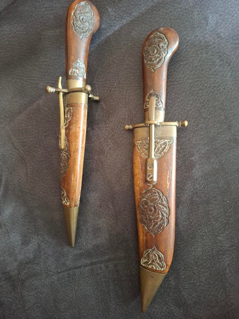 Antiek Indiaas Trancheer set, Ophalen