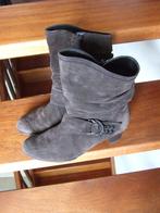 Gabor bruin suede zeer nette laarsjes 4 1/2, Kleding | Dames, Schoenen, Bruin, Lage of Enkellaarzen, Gabor, Ophalen of Verzenden