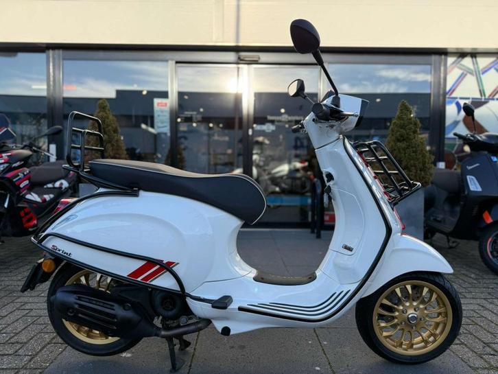 Vespa Sprint 45KM E5 Racing Sixteen, Fietsen en Brommers, Scooters | Vespa, Zo goed als nieuw, Maximaal 45 km/u, Benzine, Ophalen of Verzenden
