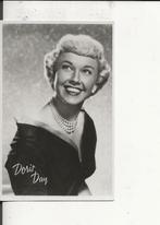 Doris Day met stralende lach en parelketting Warner Bros, Ophalen of Verzenden, 1940 tot 1960, Ongelopen, Sterren en Beroemdheden