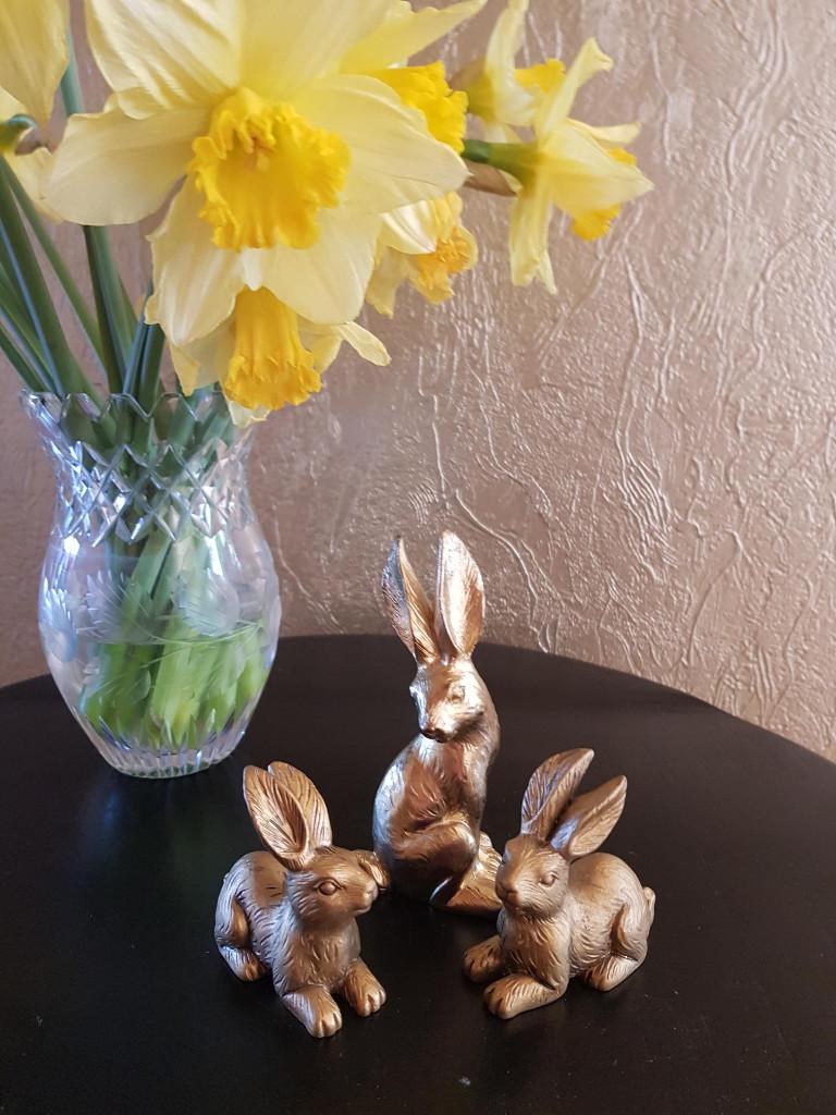 3 x pasen paashaas beeldje gouden haas hazen paas goud, Ophalen of Verzenden, Zo goed als nieuw