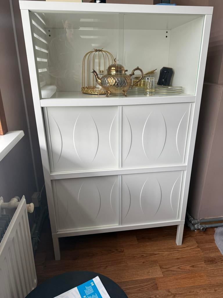 Zeer goede staat vitrine kast 1 jaar oud, Ophalen of Verzenden, Zo goed als nieuw