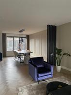 Luxe fluwelen fauteuil - blauw/paars – draaipoot, Ophalen, Minder dan 75 cm, Zo goed als nieuw, 75 tot 100 cm