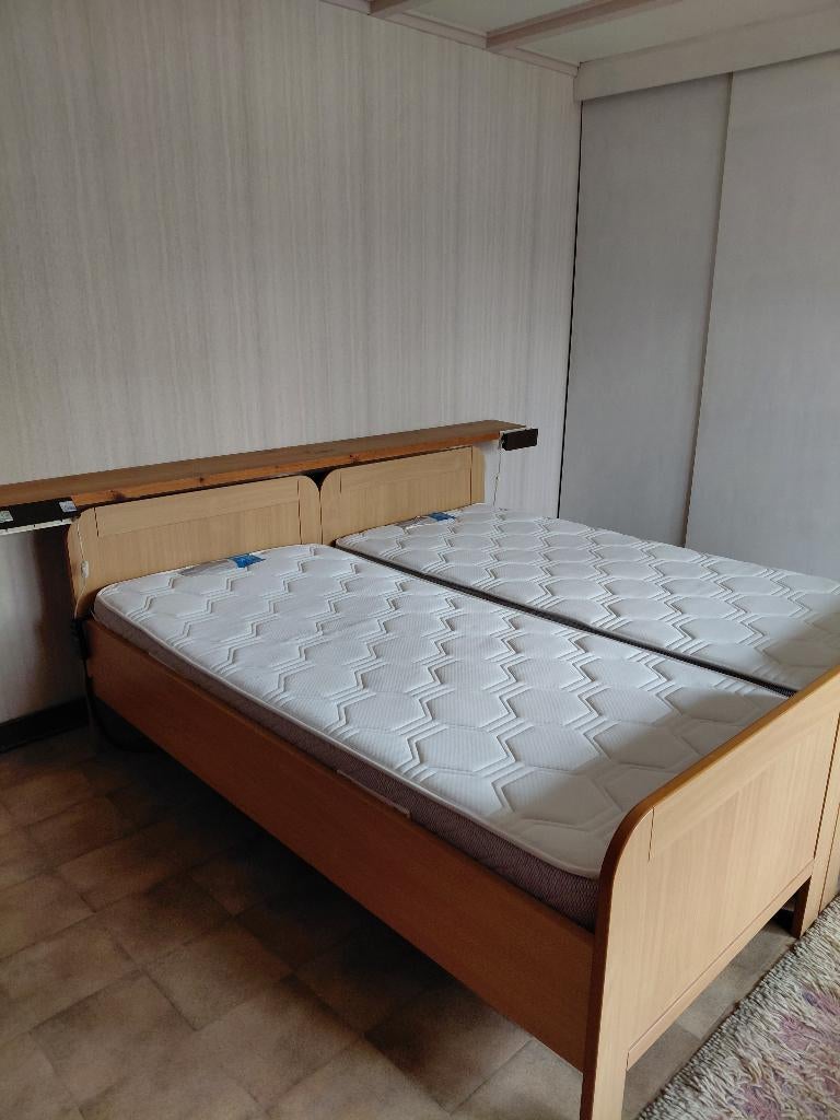 2 senioren bedden, Ophalen, Verstelbaar, 90 cm, Zo goed als nieuw