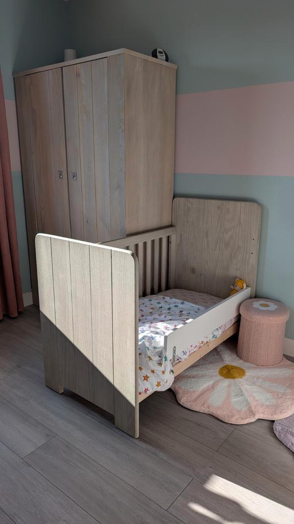 Coming kids pepper kledingkast, commode en 2 ledikantjes, Kinderen en Baby's, Kinderkamer | Complete kinderkamers, Gebruikt, Jongetje of Meisje