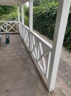 Wit houten hekwerk voor veranda of terras, Tuin en Terras, Ophalen of Verzenden, Gebruikt, Hout, Tuinhek