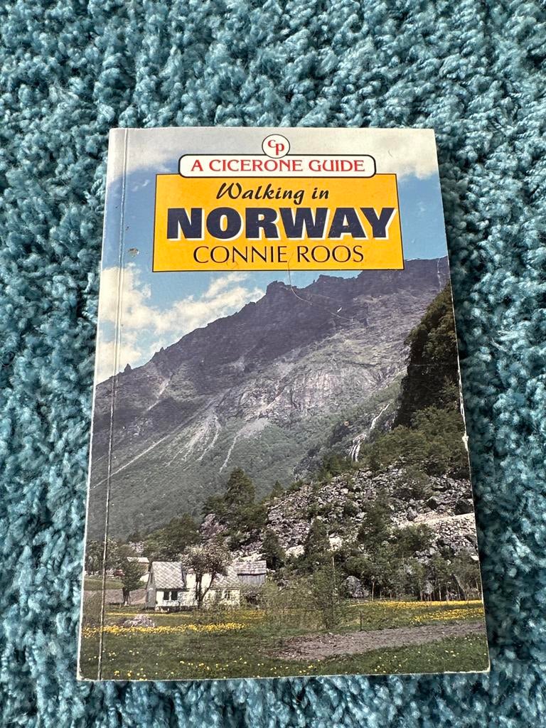 Walking in Norway - Connie Roos Wandelgids, Fiets- of Wandelgids, Europa, Ophalen of Verzenden, Gelezen