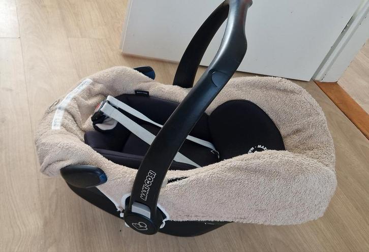 Maxi-Cosi met verkleiner en Koeka hoes, Kinderen en Baby's, Autostoeltjes, Gebruikt, Maxi-Cosi, 0 t/m 13 kg, Autogordel, Zijbescherming