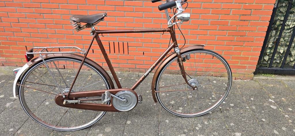 Prima Batavus heren in goede staat
Rijd Remt en schakelt, Fietsen en Brommers, Fietsen | Heren | Herenfietsen, Ophalen, Gebruikt