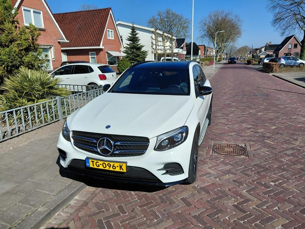 Mercedes-Benz GLC 250 211pk 4MATIC 9G-TRONIC 2016 Wit, Auto's, Automaat, 4 cilinders, Wit, 14 km/l