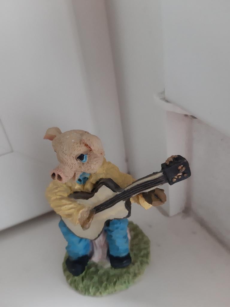 Polystone varkentje met gitaar., Ophalen of Verzenden, Nieuw, Dier