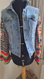 Spijkerjasje met wijd uiteenlopende Granny square mouwen, Ophalen of Verzenden, Nieuw, Haken, Overige typen