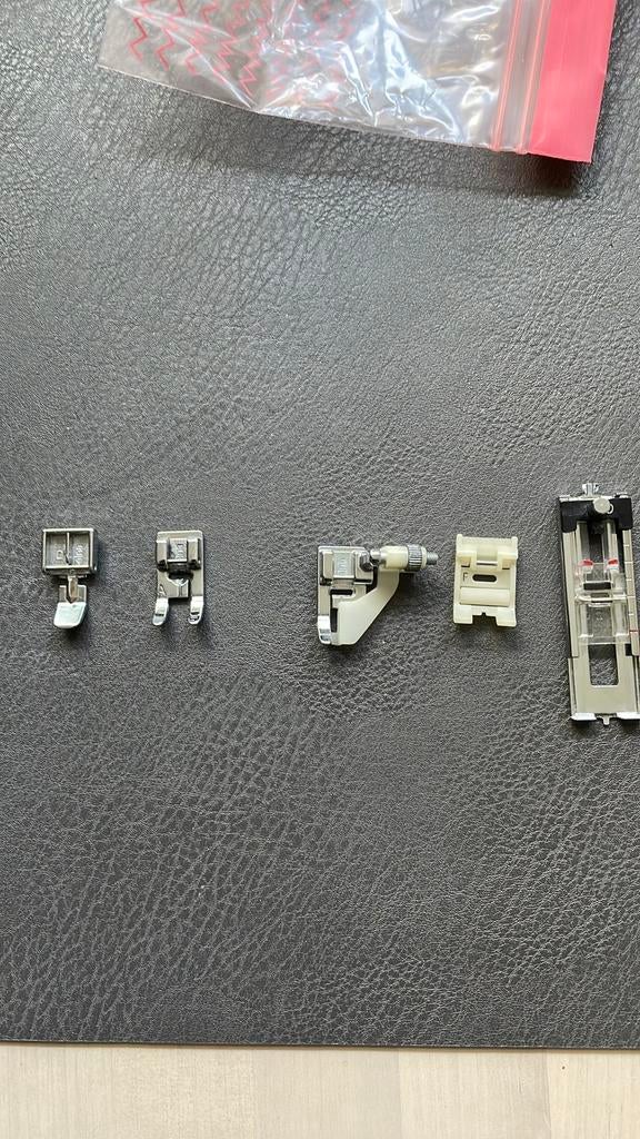 5 NAAIMACHINE VOETJES ELNA CARINA, Hobby en Vrije tijd, Naaimachines en Toebehoren, Ophalen of Verzenden, Zo goed als nieuw, Naaimachine