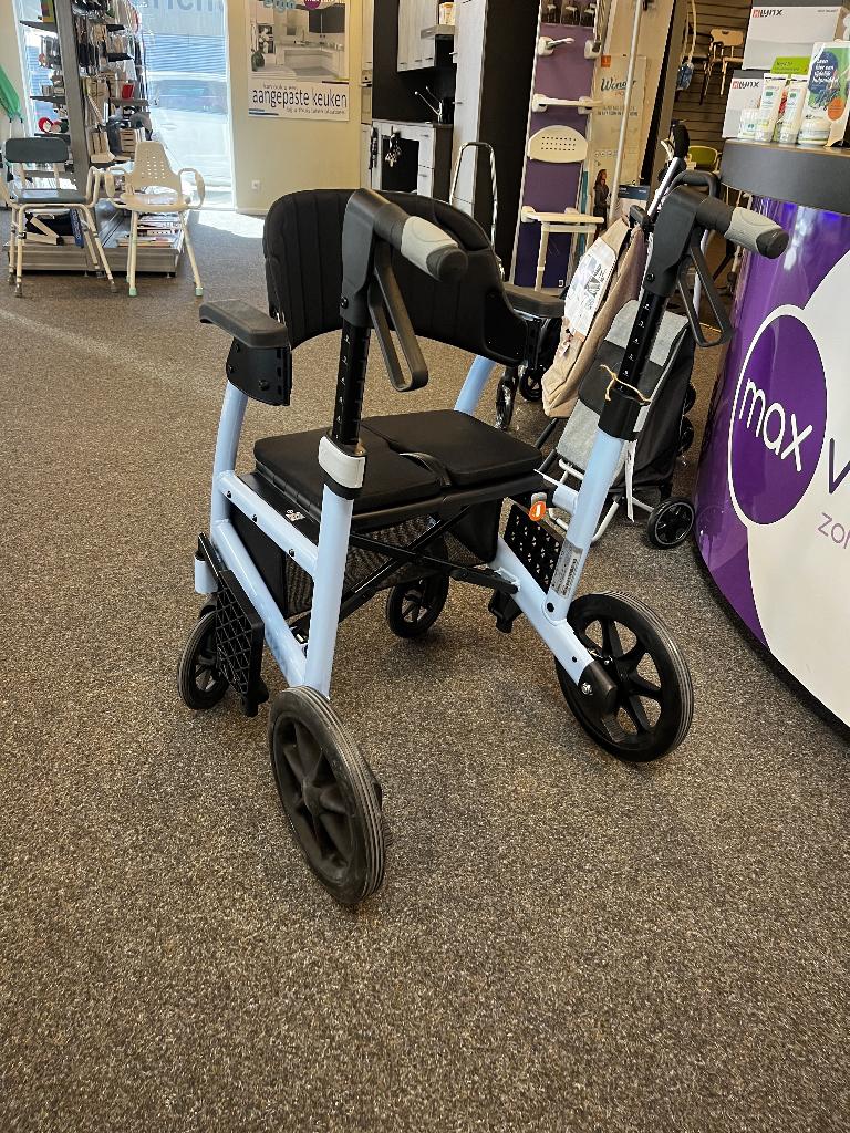 Triumph Prestige Rollator / Rolstoel 2-in-1 – Sky Blue, Diversen, Rolstoelen, Ophalen, Triumph Prestige, Triumph Prestige, Inklapbaar