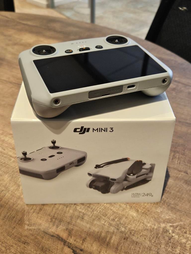 DJI Mini 3 Combi geheel nieuw (met 2 controllers), 30 tot 45 minuten, Cameradrone, Bediening via smartphone, Nieuw
