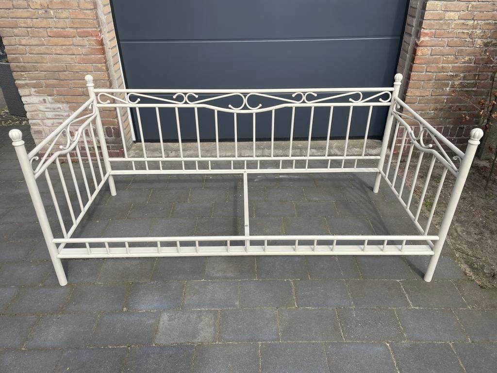 Leuk metalen kinderbed , bed, Kinderen en Baby's, Kinderkamer | Bedden, Ophalen, Gebruikt, 180 cm of meer, 85 tot 100 cm