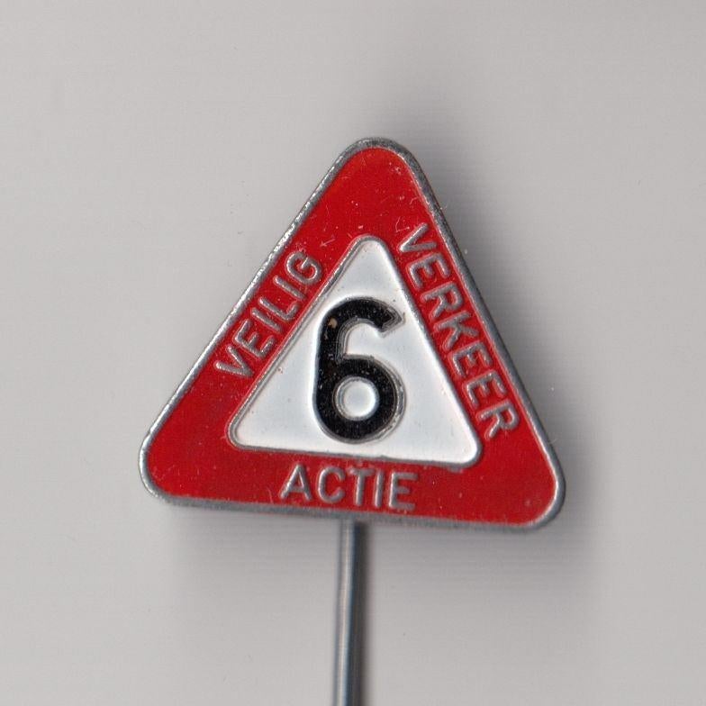 VVN Veilig Verkeer Nederland Verkeersbord No. 6 speldje, Gebruikt, Niet vindbaar, Niet vindbaar, Speldje of Pin