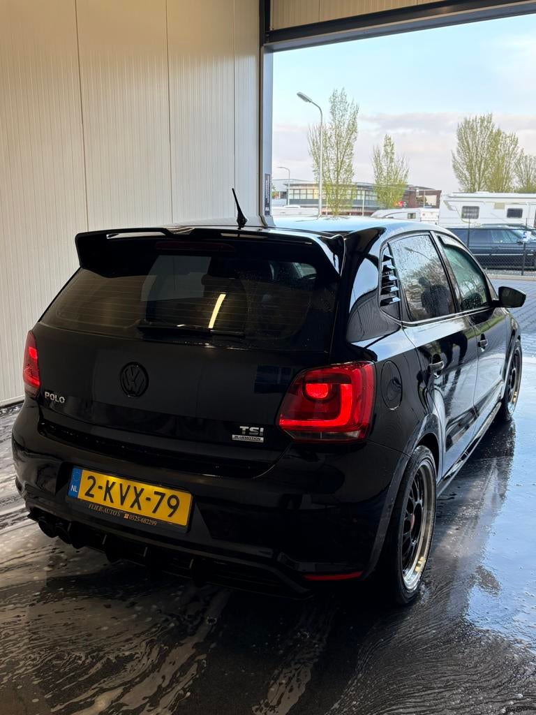 Volkswagen Polo 1.2 TSI 66KW 2013 Zwart, Voorwielaandrijving, Euro 5, Stof, 40 €/maand