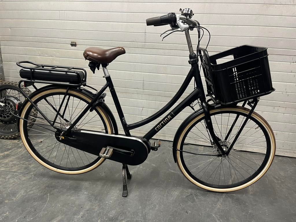 Elektrische Cortina u4 dames fiets, Versnellingen, 56 cm of meer, Zo goed als nieuw, Trommelrem