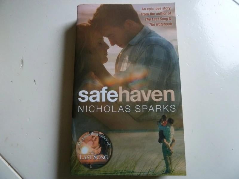 Safe Haven - Nicholas Sparks ( Engels), Boeken, Romans, Ophalen of Verzenden, Zo goed als nieuw