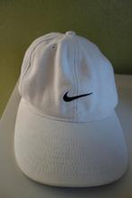 Nike witte pet voor kinderen 5-8 jaar oud in goede staat, Kinderen en Baby's, Kinderkleding | Petten en Hoeden, Gebruikt, 110 t/m 116