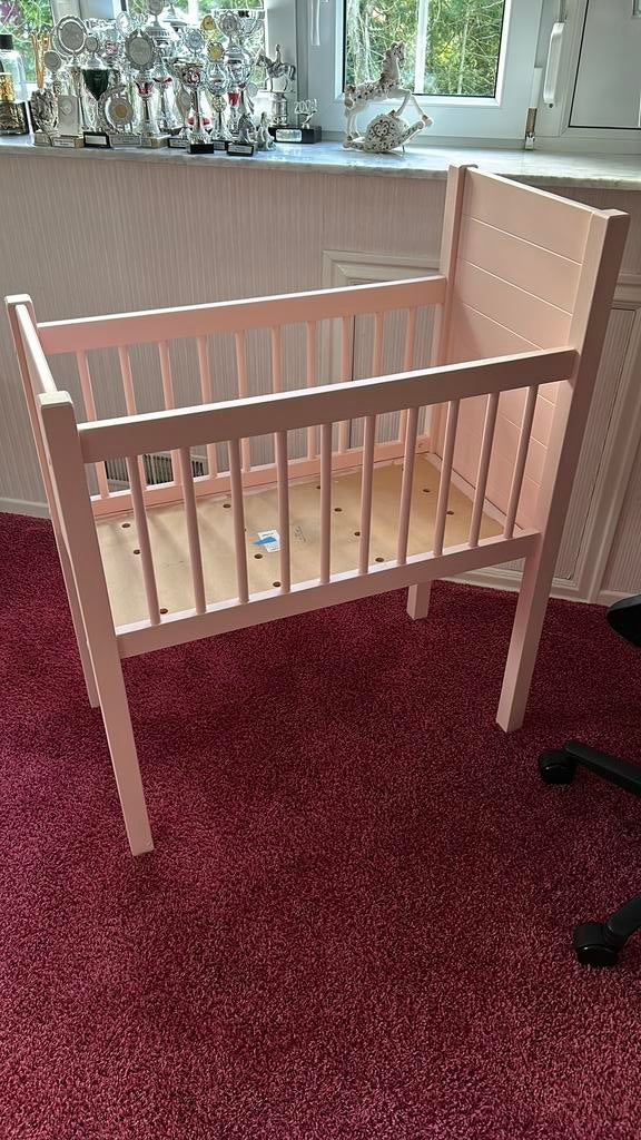 Wiegje meisje rosé gratis op halen, Kinderen en Baby's, Babywiegjes en Ledikanten, Zo goed als nieuw, Wieg, Ophalen of Verzenden