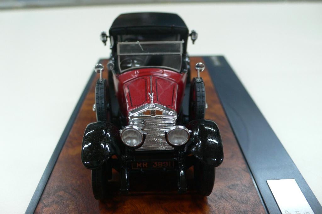 Auctions | Top Marques, A Boxed 1:43 Scale Rolls Royce 20hp Brewster Brougham 1928 As2b White Metal Model
