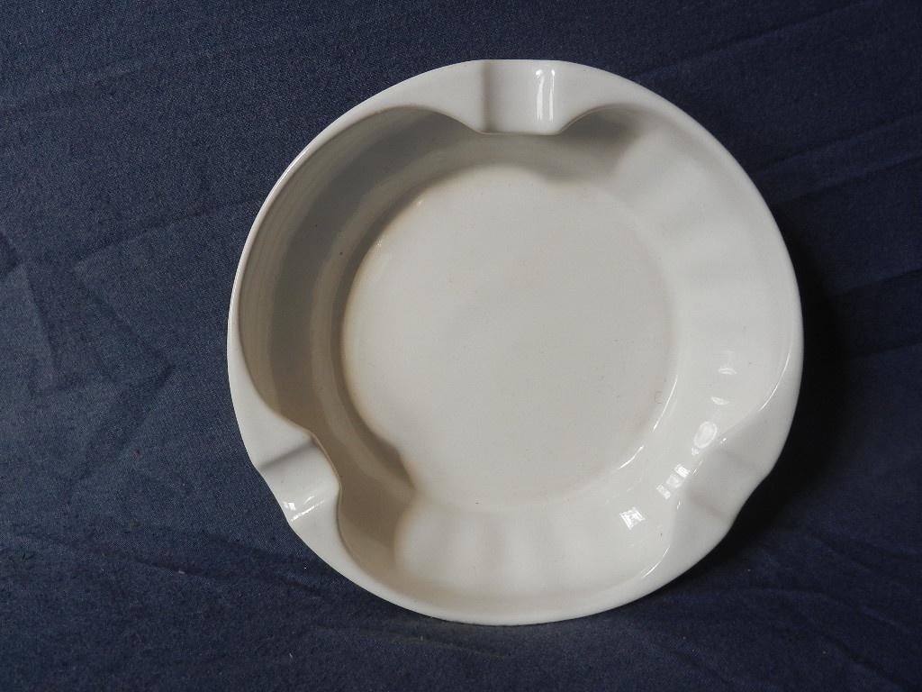 Witte ronde gewelfde asbak Porceleyne Fles Delft 14,5 cm NW, Ophalen of Verzenden