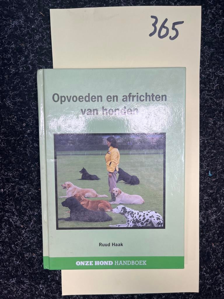 Opvoeden en africhten van honden - Ruud Haak, Ophalen of Verzenden, Zo goed als nieuw, Honden
