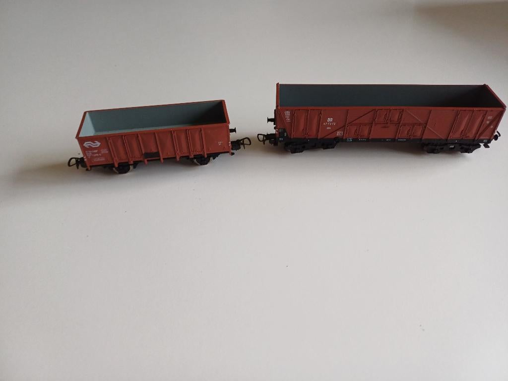 Piko goederwagens 1 klein en 1 grote, Wisselstroom, Gebruikt, Wagon, Piko