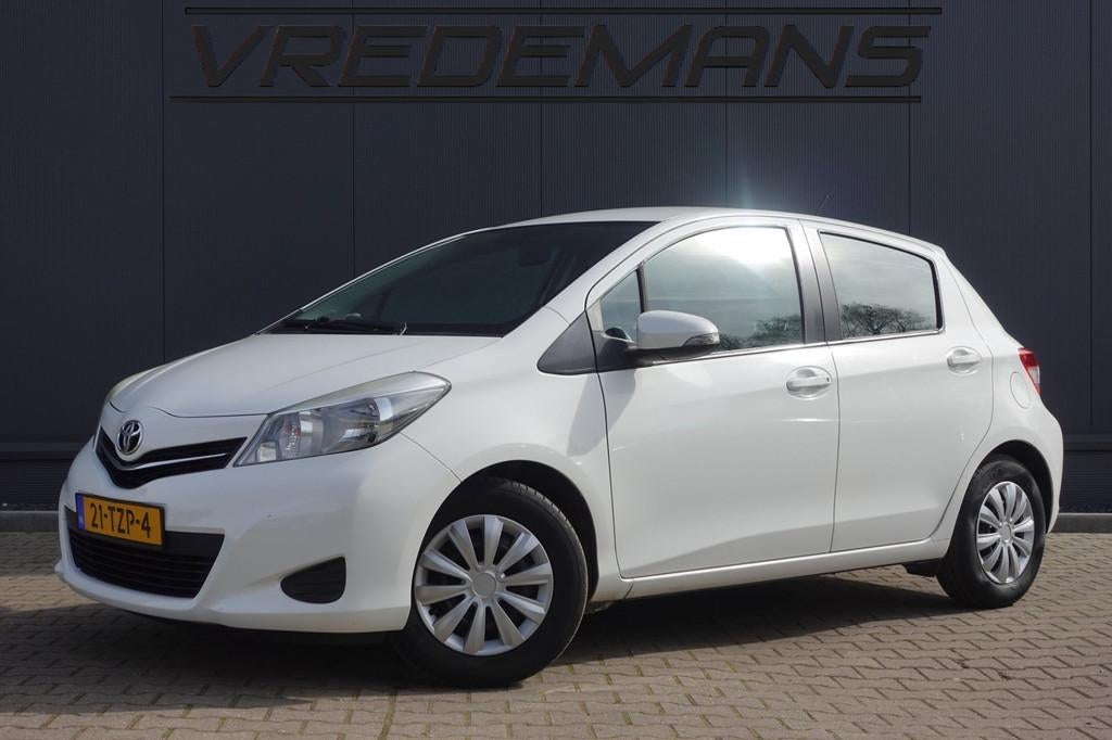 Toyota Yaris 1.0 VVT-i Aspiration, Auto's, Toyota, Euro 5, Stof, 750 kg, Wit